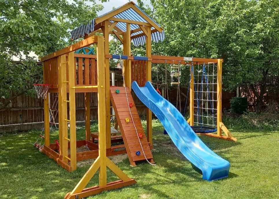 Детская площадка Савушка 15, Ленинский район