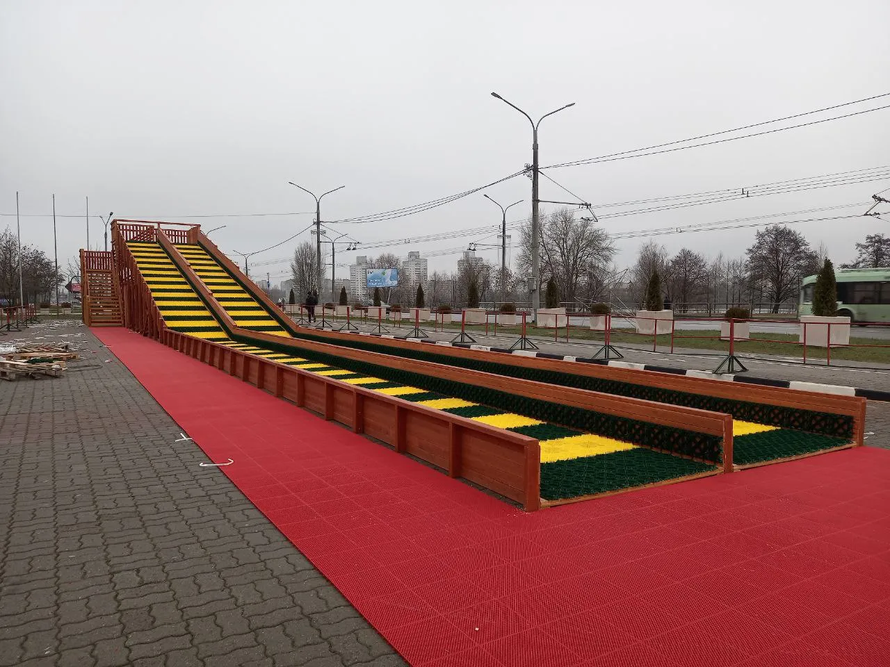 Зимняя горка Савушка Зима с местом для хранения в Гомеле (Беларусь)