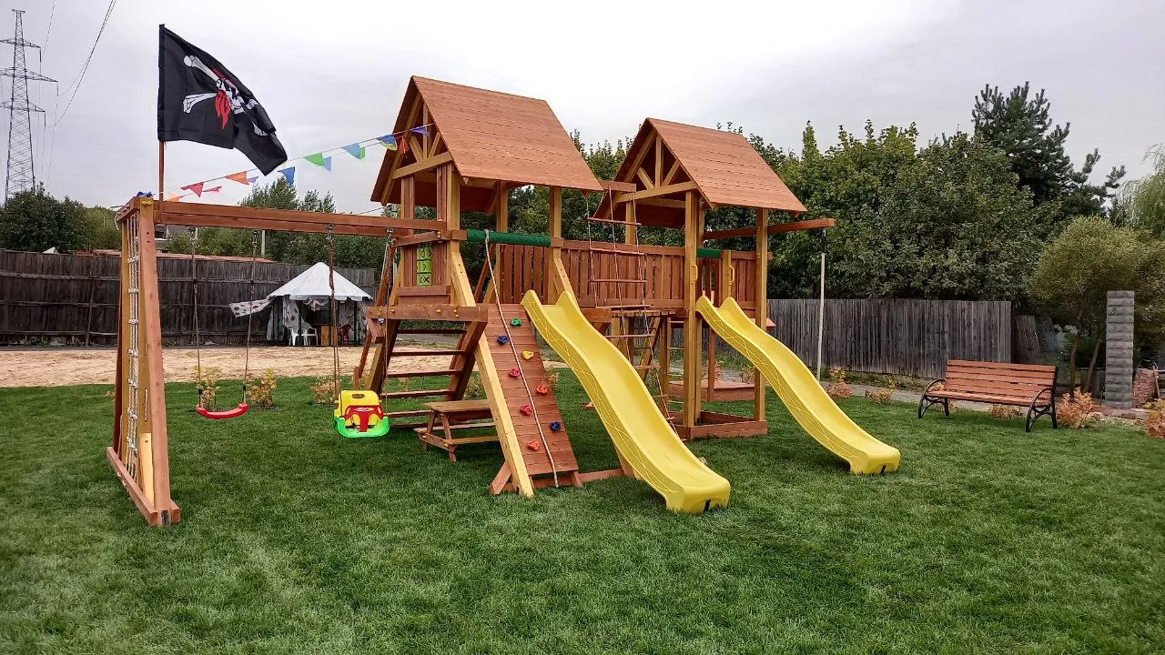 Детская площадка Савушка Люкс - 9, Скамейка деревянная, Песочница "Сава - 3",  Качели "Сава" с качелями Гнездо (Махагон)