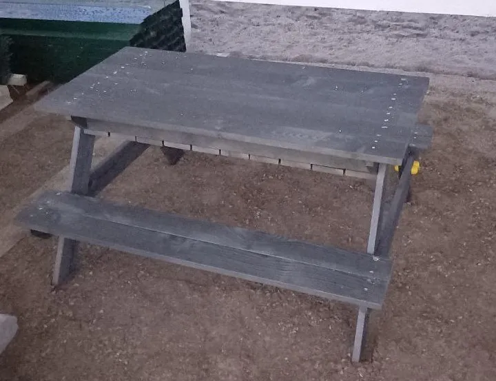 Столик с лавочками отдельностоящий, Тверская обл.