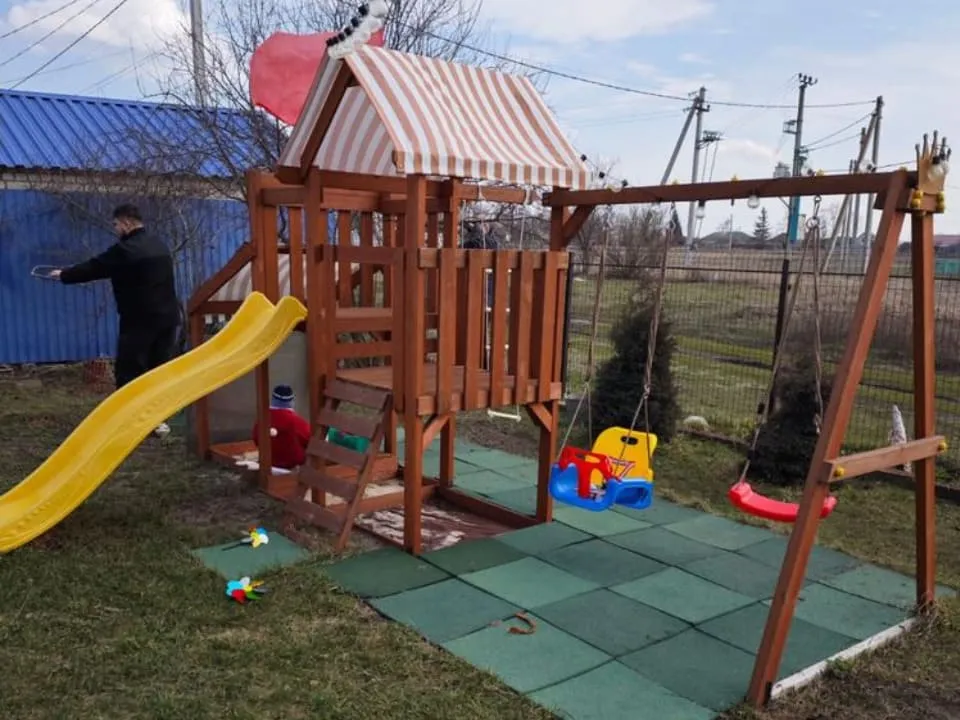 Савушка Toosun 3 с песочницей