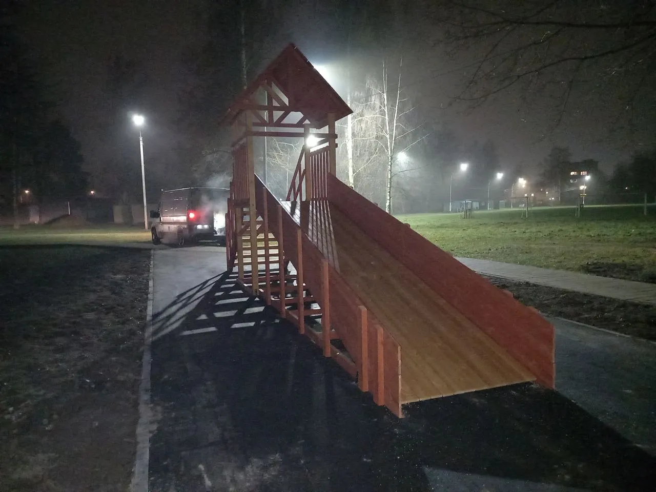 Детская зимняя горка Савушка Зима 5/1 в парке Роща