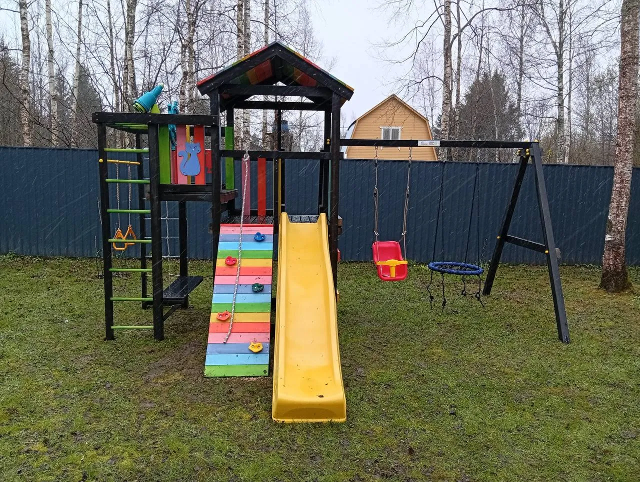 Детская площадка Савушка 5 (BLACK) на даче