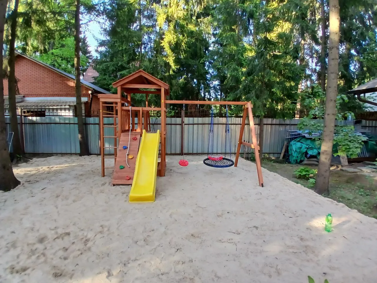 Детская площадка Савушка Мастер 5 (Махагон) c деревянной крышей, МО