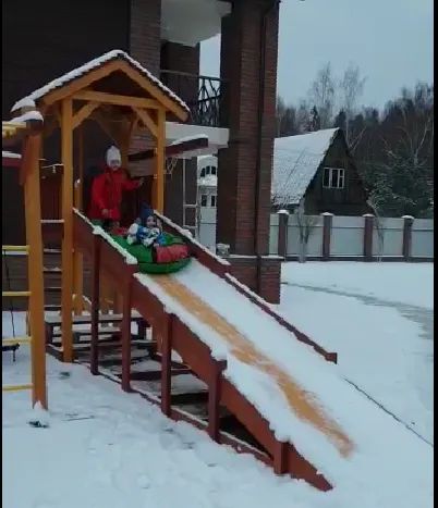 Савушка 4 сезона, катание с горки, Внуково