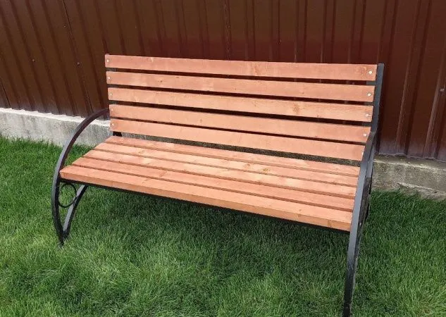 скамейка деревянная