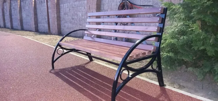 скамейка деревянная