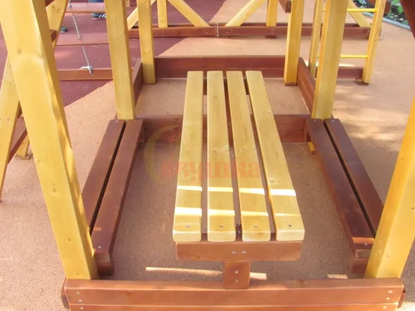 Столик с двумя лавочками