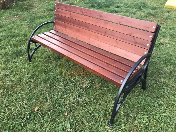 скамейка деревянная