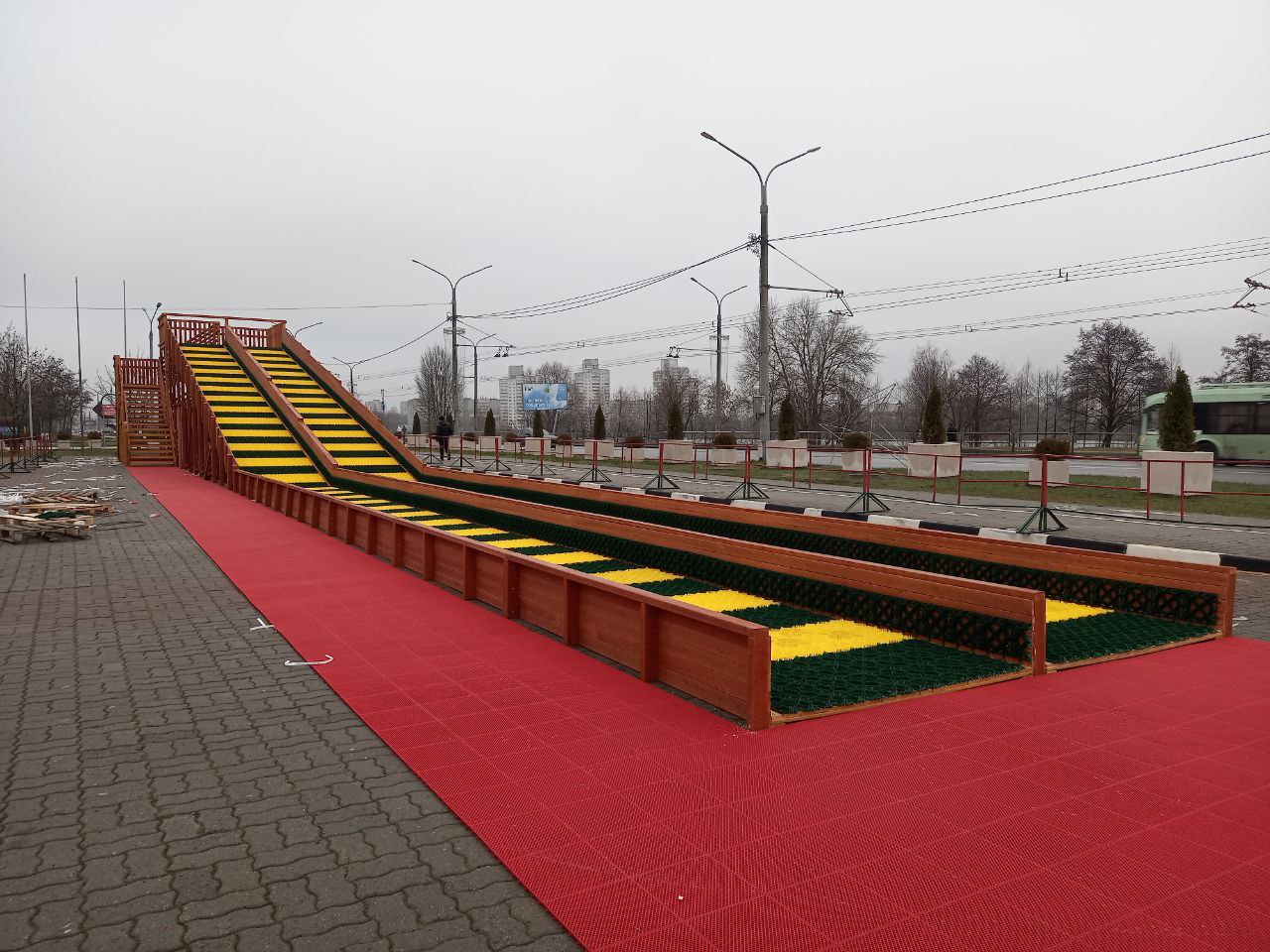 Зимняя горка Савушка Зима с местом для хранения в Гомеле (Беларусь)